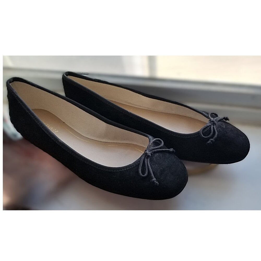 NWOT Ann Taylor Suede Flats
